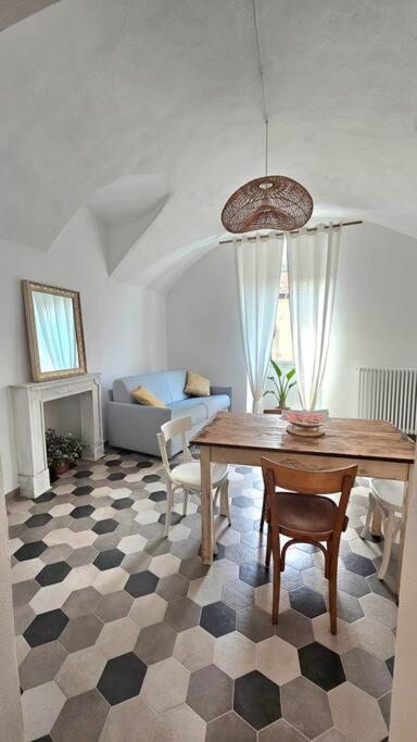 Car.Lo. Casa Vacanze Dolceacqua Eksteriør bilde