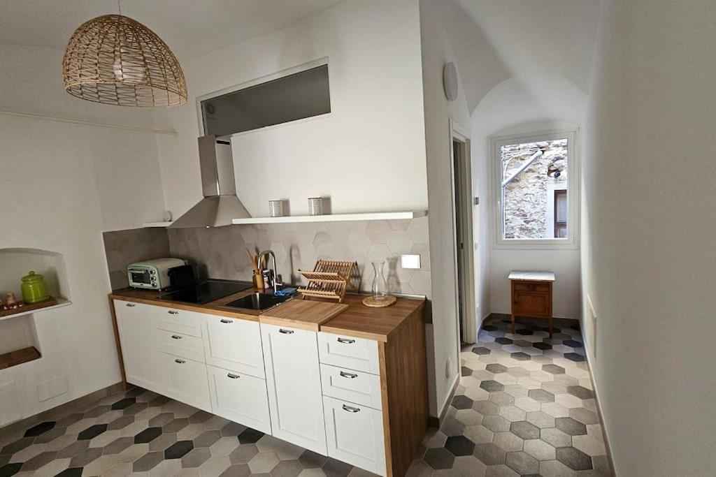 Car.Lo. Casa Vacanze Dolceacqua Eksteriør bilde